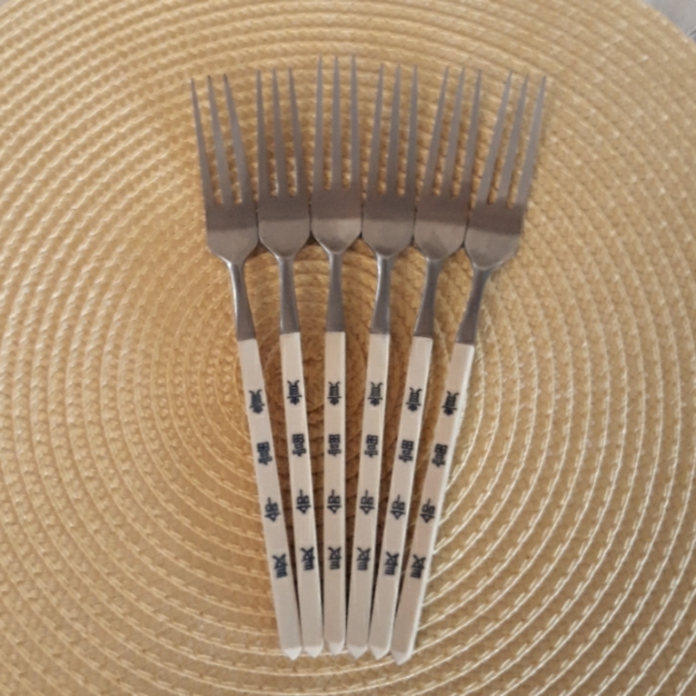 Vintage Japan Stainless w/Bakelite Handle - Set of 6